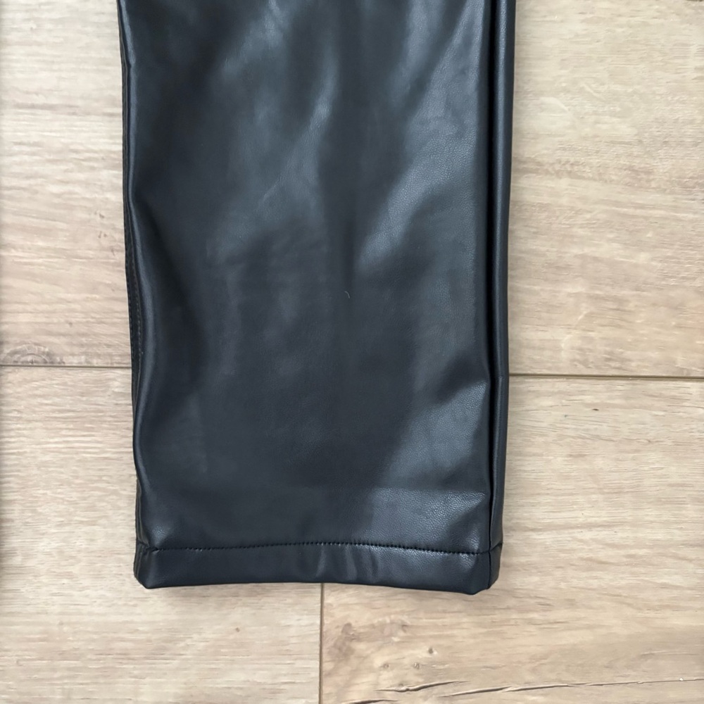 Abercrombie & Fitch Vegan Leather 90s Straight Pant Ultra High Rise Black 26 2 - Picture 6 of 8